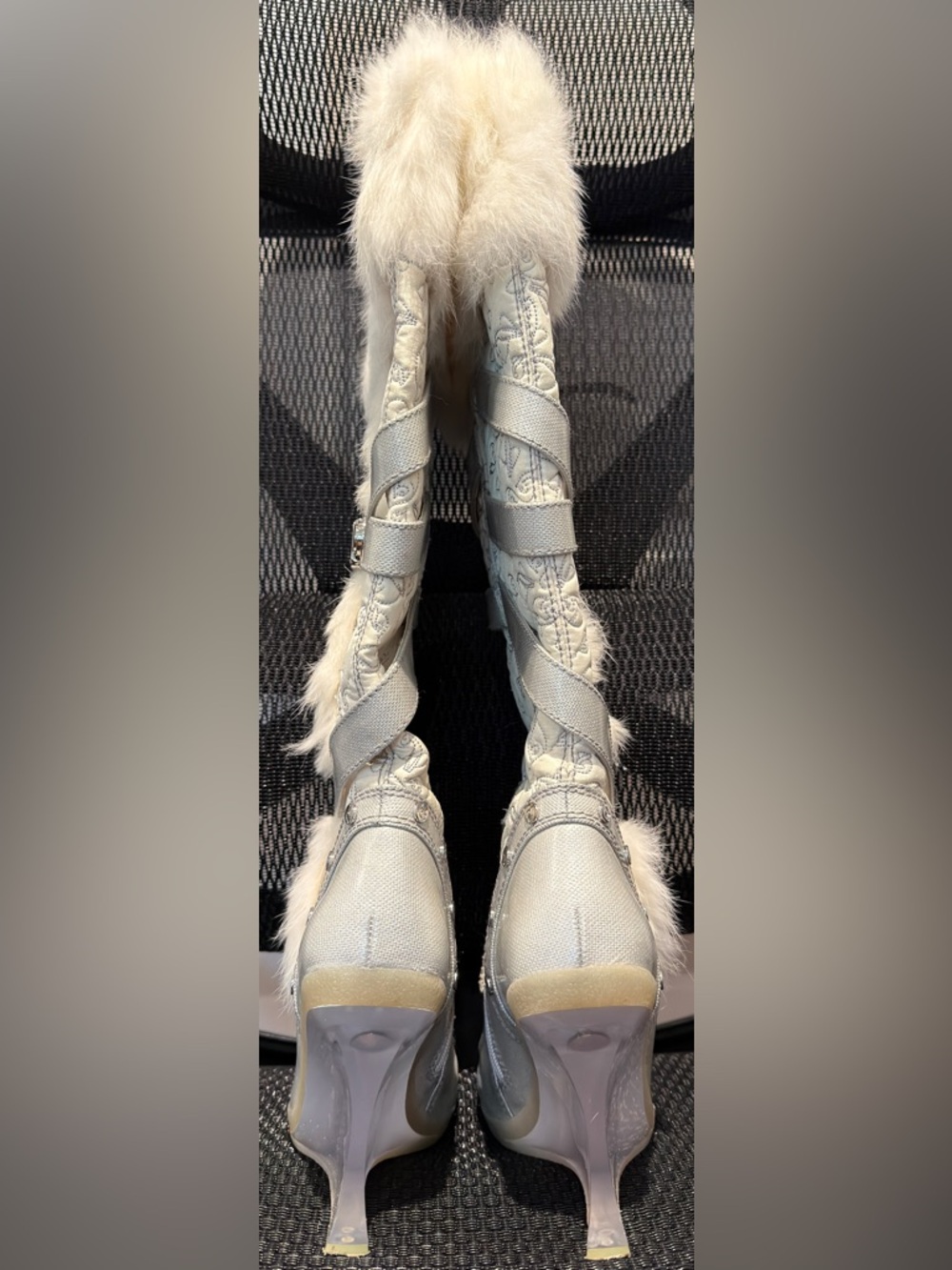 RARE Vintage White & Silver Quilted Baby Phat Boots Sz 10 Boots With The Fur Y2K - Picture 9 of 15